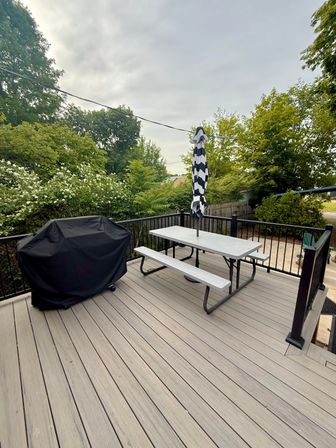Olive House on Main --Walk to Downtown Boyne --3BR image 2