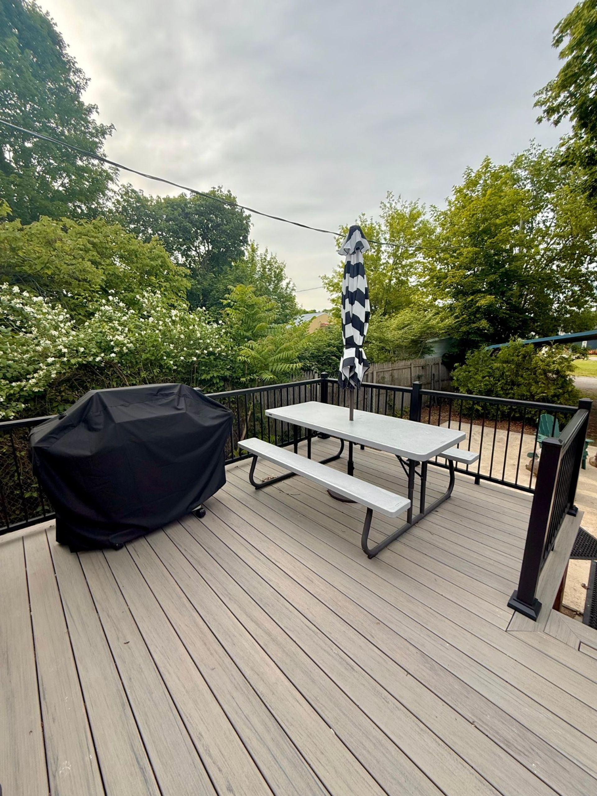 Olive House on Main --Walk to Downtown Boyne --3BR image 2