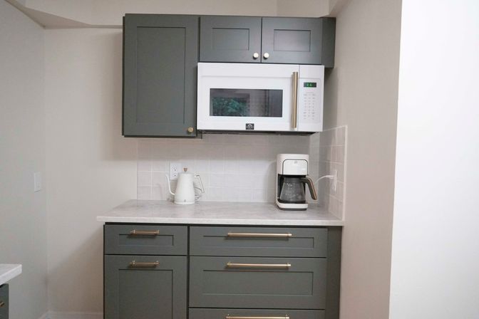 Olive House on Main --Walk to Downtown Boyne --3BR image 27