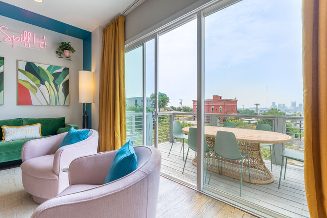 Nashville Ladies Lounge: Stylish Townhouse Near Downtown image 27