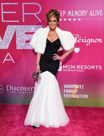 Glam To Go: On-Site Hair & Makeup Experience image 53