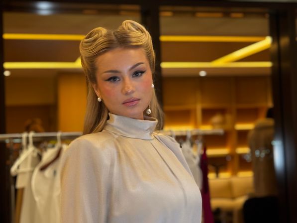 Glam To Go: On-Site Hair & Makeup Experience image 39