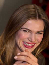 Glam To Go: On-Site Hair & Makeup Experience image 16