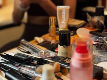 Glam To Go: On-Site Hair & Makeup Experience image 43
