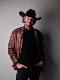 Nashville Paint and Sip with Male Model Hosts for Bachelorettes image 19