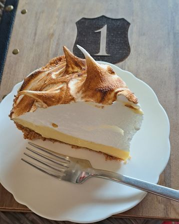 Key Lime Pie Baking Masterclass image 6