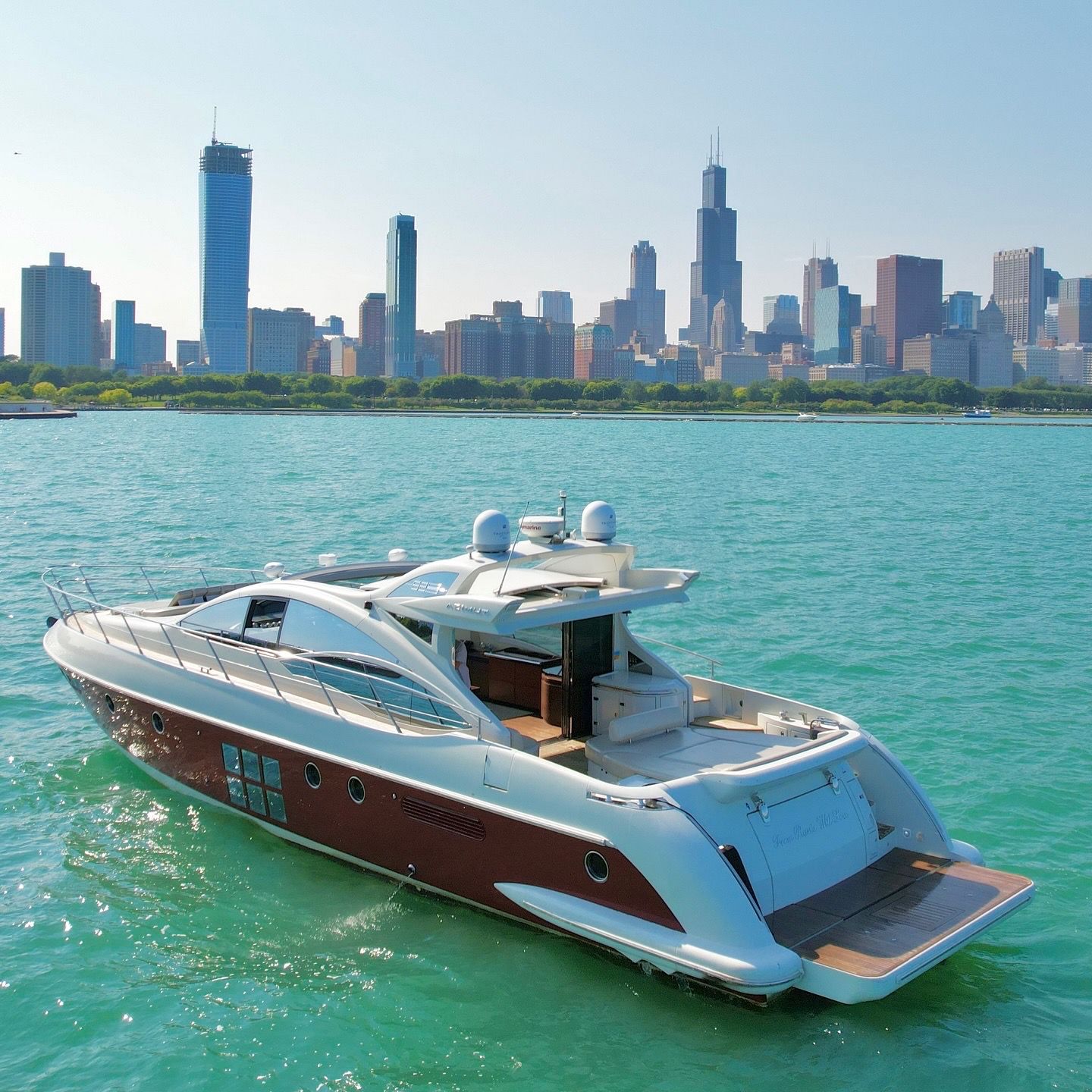 Private Skyline Cruise: Chicago’s Most Luxurious Yacht Experience image 3