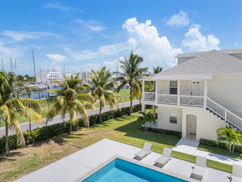 Galleon Bay at Palm Cay: Modern, Spacious Home with Car Included image 23