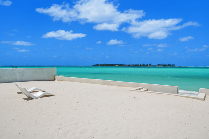 Villa Oasis Nassau: Beachfront, Private Pool + Complementary Car image 32