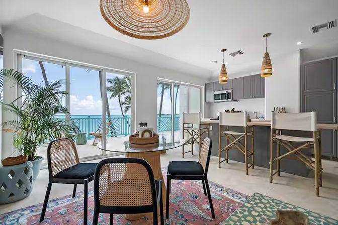 Emerald Wave Beachfront Estate: 10 Bedrooms with Pool & Private Beach Access image 28