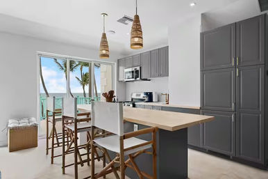 Emerald Wave Beachfront Estate: 10 Bedrooms with Pool & Private Beach Access image 32