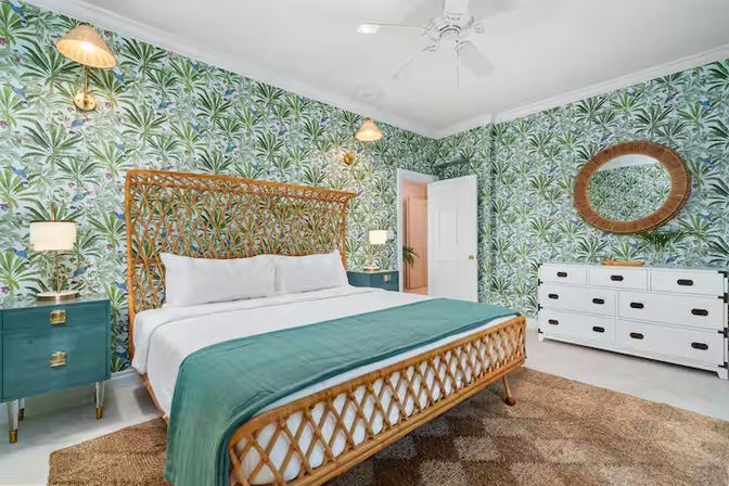 Emerald Wave Beachfront Estate: 10 Bedrooms with Pool & Private Beach Access image 7