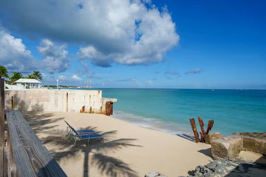 Emerald Wave Beachfront Estate: 10 Bedrooms with Pool & Private Beach Access image 37