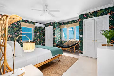 Emerald Wave Beachfront Estate: 10 Bedrooms with Pool & Private Beach Access image 13