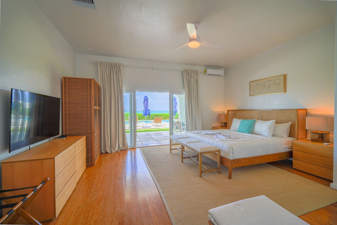 Villa Oasis Nassau: Beachfront, Private Pool + Complementary Car image 34