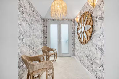 Emerald Wave Beachfront Estate: 10 Bedrooms with Pool & Private Beach Access image 39