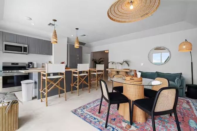 Emerald Wave Beachfront Estate: 10 Bedrooms with Pool & Private Beach Access image 31