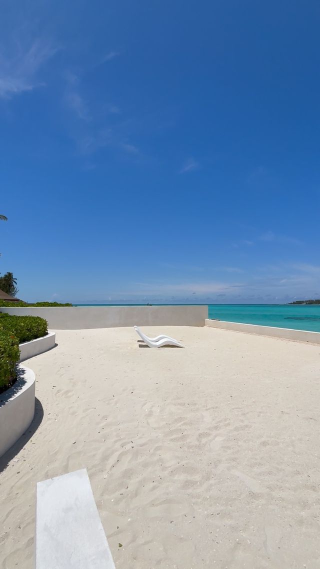 Cable Beach Villa: Oceanfront Pool, Courtyard, Free Car image 3