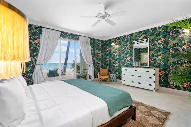 Emerald Wave Beachfront Estate: 10 Bedrooms with Pool & Private Beach Access image 17