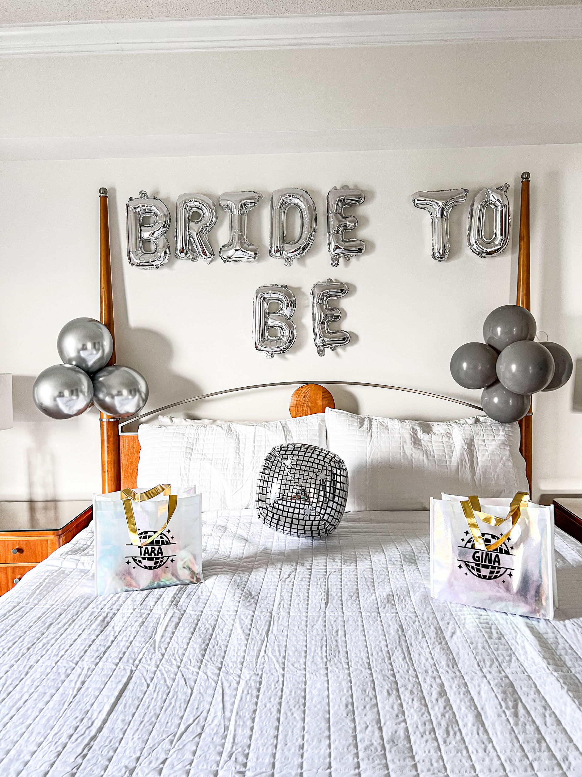 Bachelorette party decorations image 2