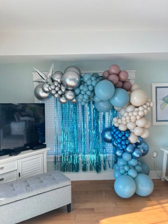 Bachelorette party decorations image 2