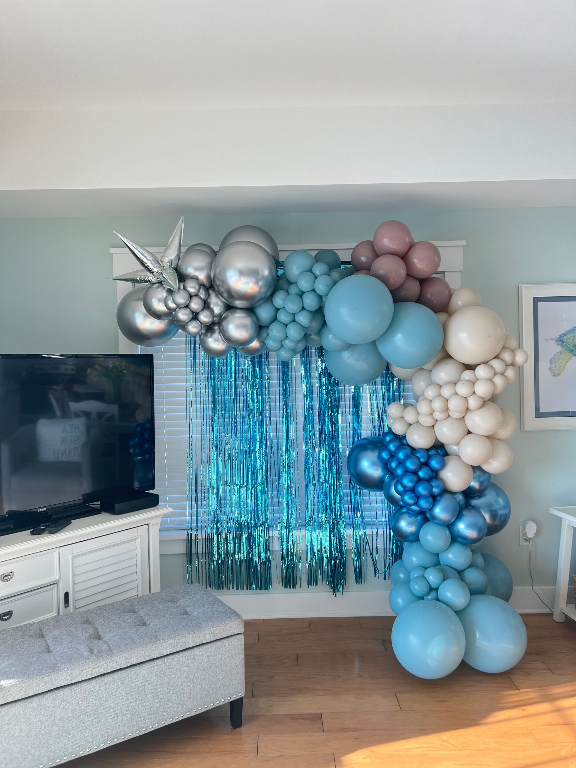 Bachelorette party decorations image 2