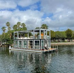 Miami Private Water Villa Floating Luxury for Bachelorettes, Birthdays & More image 4
