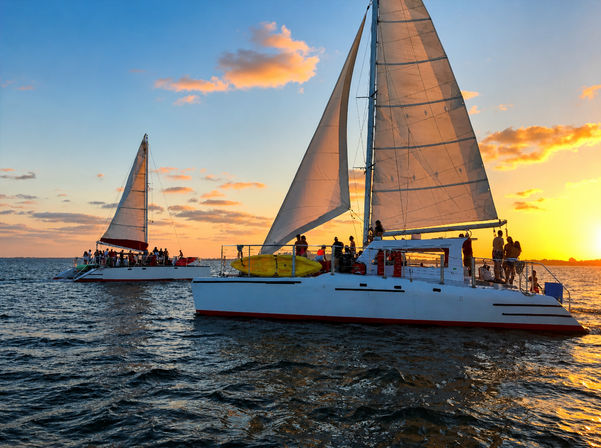 Sunset Sailing Cruise with Open Bar image 3