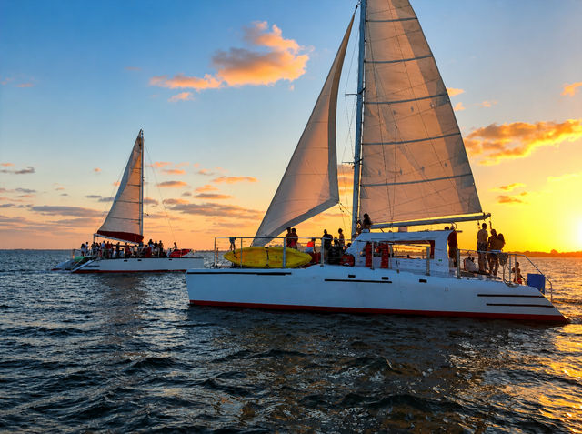 Sunset Sailing Cruise with Open Bar image 3