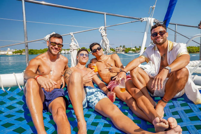 Isla Mujeres Cruise with Beach Club, Snorkel + Open Bar image 3