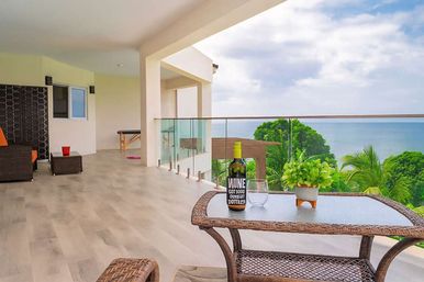 The Rising Sun Villa: Luxury Rental with with Infinity Pool, Hot Tub & City Views image 17