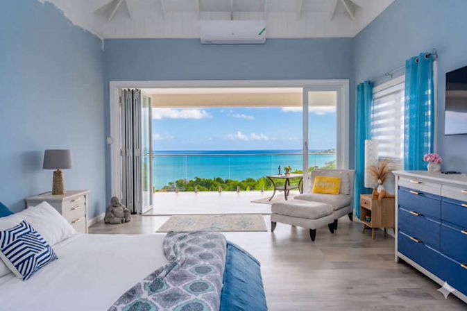 The Rising Sun Villa: Luxury Rental with with Infinity Pool, Hot Tub & City Views image 8