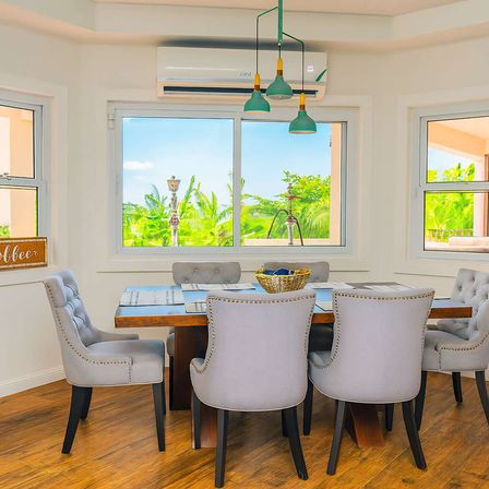 The Rising Sun Villa: Luxury Rental with with Infinity Pool, Hot Tub & City Views image 10