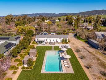 Serene & Relaxing Acacia Farmhouse image 67