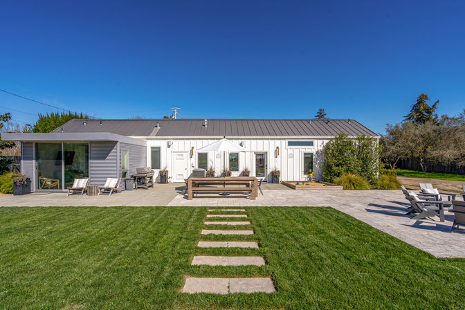 Serene & Relaxing Acacia Farmhouse image 107