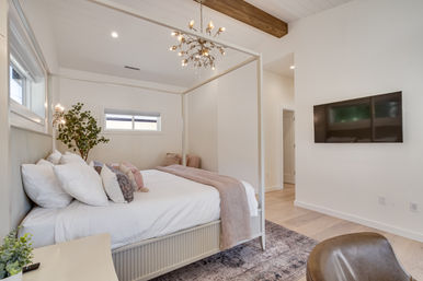 The Broadway Farmhouse: Private Sonoma Getaway on 4 Acres - Pool, Hot Tub, Game Room & Outdoor Kitchen image 72