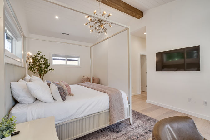 The Broadway Farmhouse: Private Sonoma Getaway on 4 Acres - Pool, Hot Tub, Game Room & Outdoor Kitchen image 72