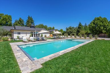 The Broadway Farmhouse: Private Sonoma Getaway on 4 Acres - Pool, Hot Tub, Game Room & Outdoor Kitchen image 125