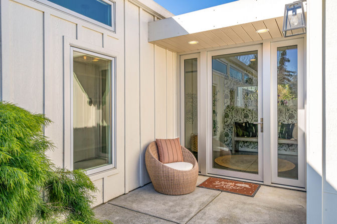 Serene & Relaxing Acacia Farmhouse image 85