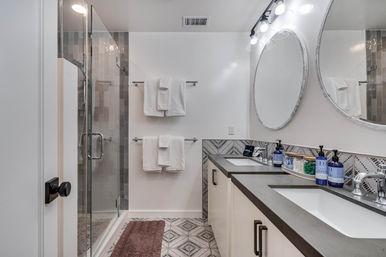 Serene & Relaxing Acacia Farmhouse image 55