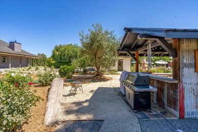 The Broadway Farmhouse: Private Sonoma Getaway on 4 Acres - Pool, Hot Tub, Game Room & Outdoor Kitchen image 92