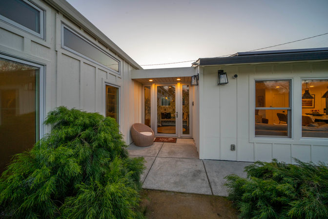 Serene & Relaxing Acacia Farmhouse image 125