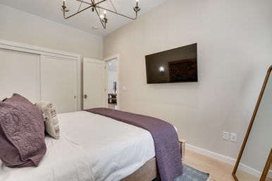 The Broadway Farmhouse: Private Sonoma Getaway on 4 Acres - Pool, Hot Tub, Game Room & Outdoor Kitchen image 91