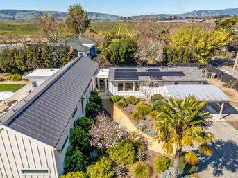 Serene & Relaxing Acacia Farmhouse image 74