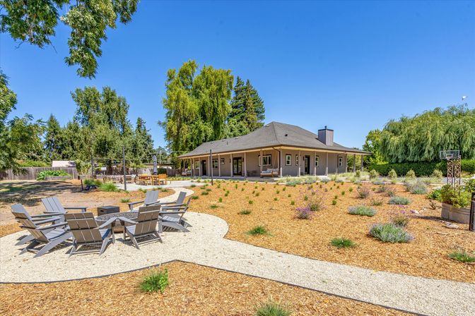 The Broadway Farmhouse: Private Sonoma Getaway on 4 Acres - Pool, Hot Tub, Game Room & Outdoor Kitchen image 90