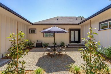 The Broadway Farmhouse: Private Sonoma Getaway on 4 Acres - Pool, Hot Tub, Game Room & Outdoor Kitchen image 51