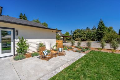 The Broadway Farmhouse: Private Sonoma Getaway on 4 Acres - Pool, Hot Tub, Game Room & Outdoor Kitchen image 141