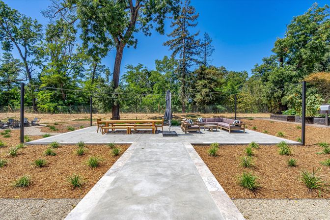 The Broadway Farmhouse: Private Sonoma Getaway on 4 Acres - Pool, Hot Tub, Game Room & Outdoor Kitchen image 47