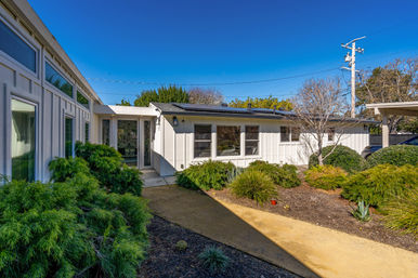 Serene & Relaxing Acacia Farmhouse image 83