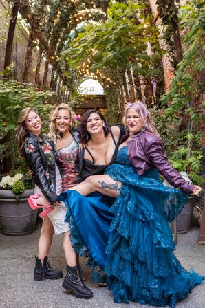 Free New York Group Photoshoot - Perfect for Bachelorette, Birthday, Reunions & more! image 39